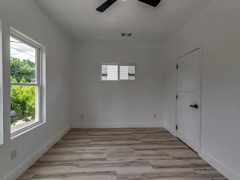 693 Ira St SW — Photo 13