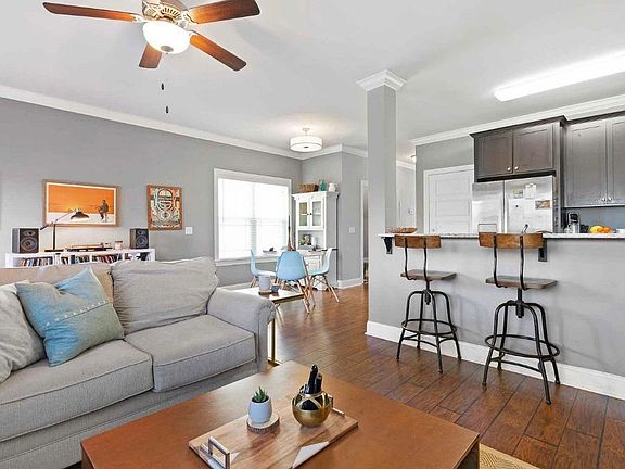 5th image of 715 Ladd Ave #715