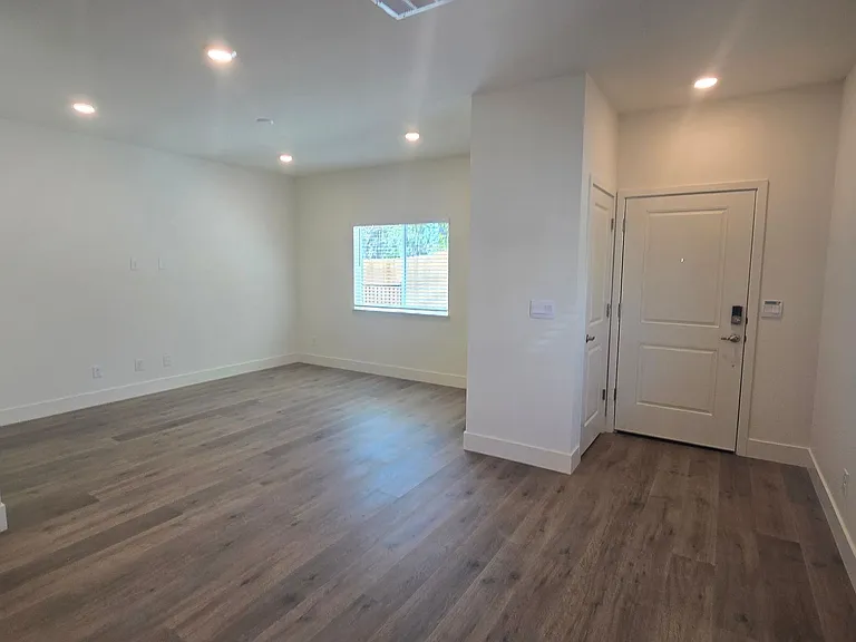 5854 Altitude St — Photo 8