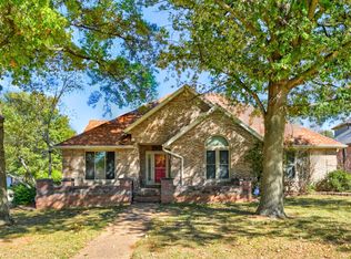 3361 W Birchwood St, Springfield, MO 65807