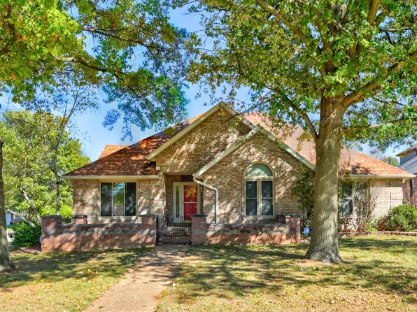 3361 W Birchwood Street, Springfield, MO 65807
