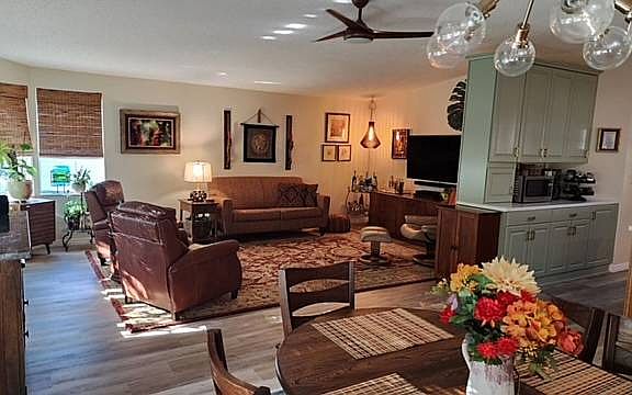 3rd image of 131 Cypress Grove Ln