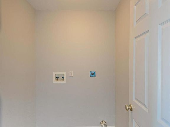 5th image of 11426 Pineview Crossing Dr