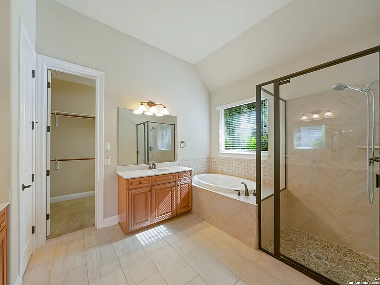 42 Avalon Park — Photo 16