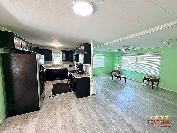 4th image of 926 N Colonial Cir