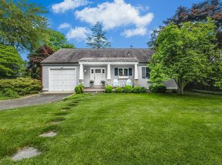 10 Covewood Dr, Norwalk, CT 06853