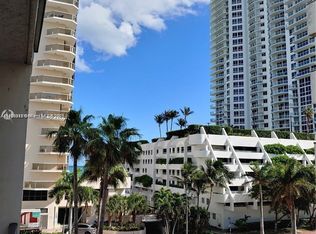 6424 Collins Ave #A-404, Miami Beach, FL 33141