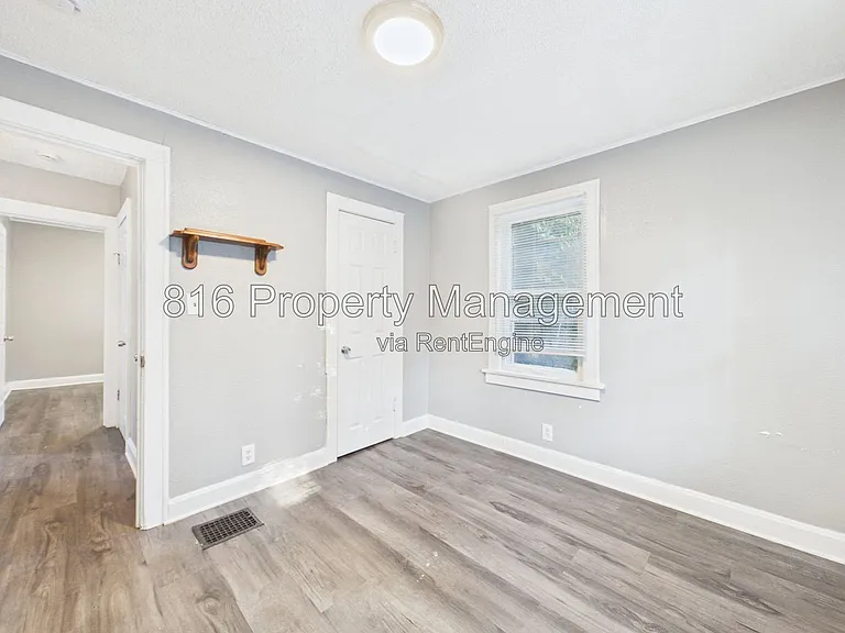 6808 S Benton Ave — Photo 19