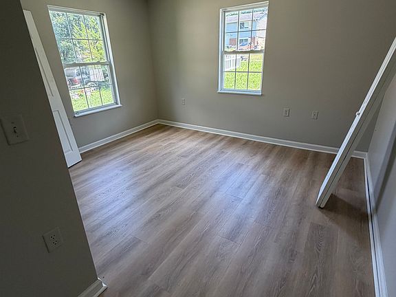 5th image of 3909 Selma Ave