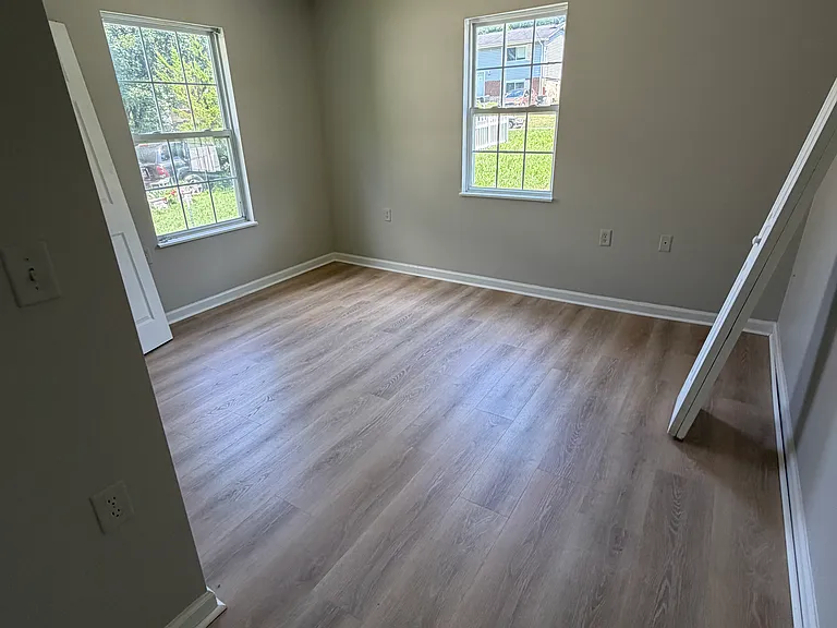 3909 Selma Ave — Photo 6
