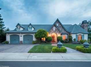 2490 Crescent Moon Ct, Redding, CA 96001
