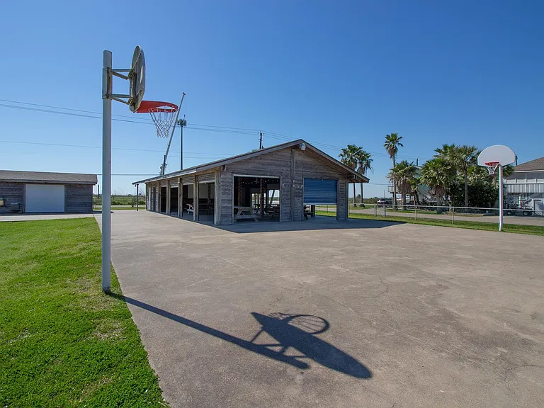 16634 Jamaica Beach Rd — Photo 45