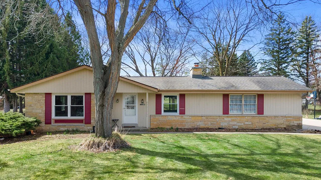N81W22561 Susan PLACE photo 1