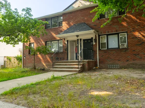 206 1st St #2L, Englewood, NJ 07631
