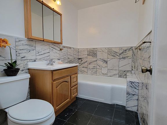 5th image of 161 Valley St