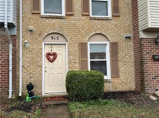 915 Smoke Tree Ln, Virginia Beach, VA 23452