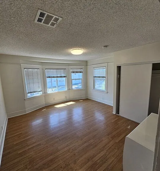 1822 S Oxford Ave — Photo 15