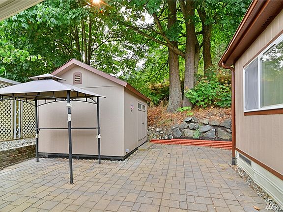 3rd image of 1432 NE Steele Creek Dr