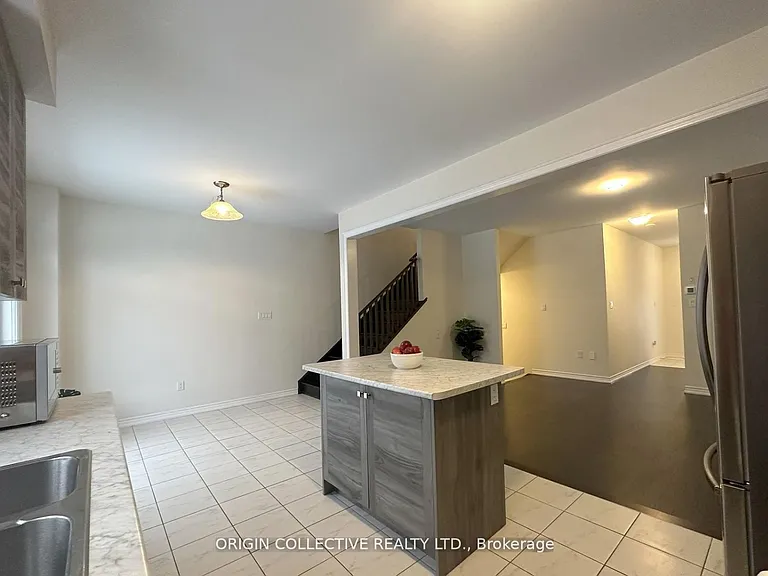 4 Amos Ave E — Photo 14