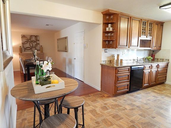 5th image of 4613 Symphony Ln