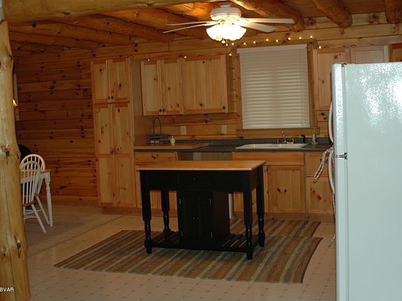 4th image of 17 Twin Springs Ln