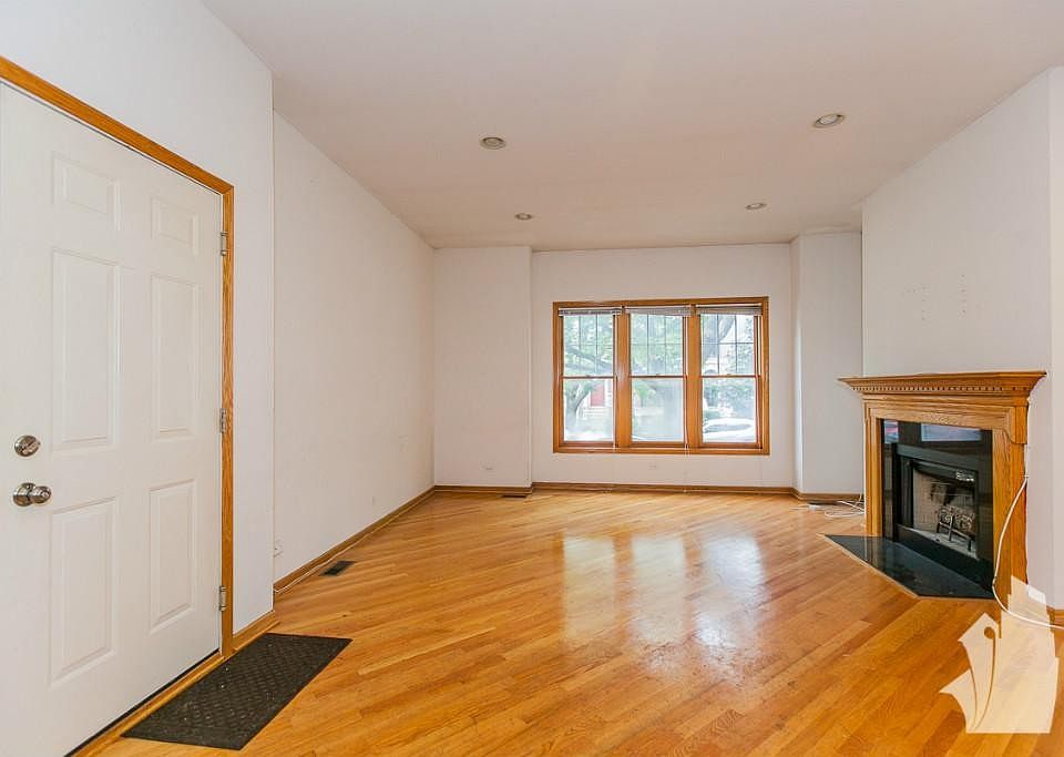 1st image of 2715 N Wayne Ave #2