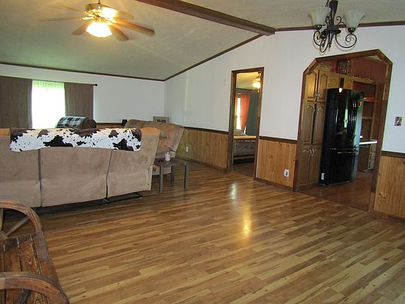3rd image of 115 Worden Rd