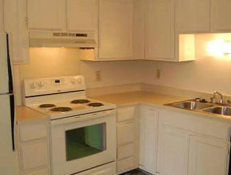 9000 Westfield Apartments — Photo 34