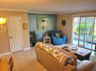 2727 75th St W #8, Bradenton, FL 34209
