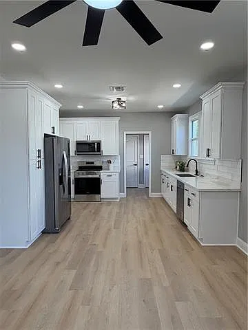 3 bed, 2.0 bath, 1416 sqft, $2,500 — Photo 3