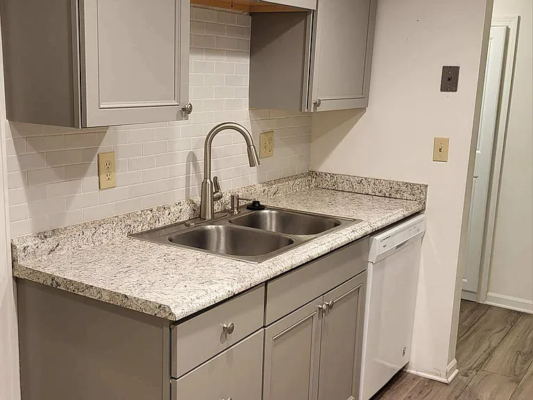 Colony Park Apartments — Photo 13