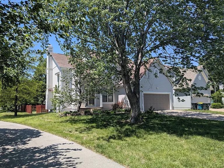 13236 Carter St — Photo 2
