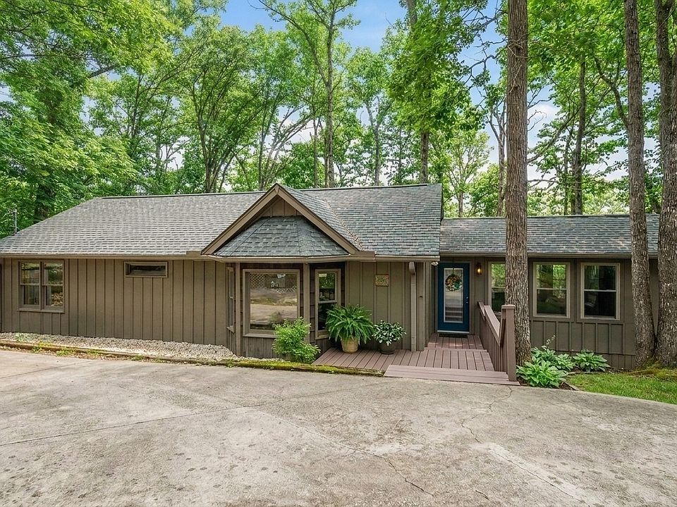 1st image of 392 Winter Park Cir