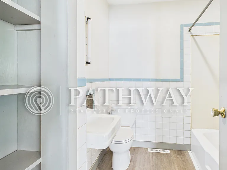 22199 Energy Hwy #2 — Photo 5