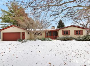2050 Elmridge Dr NW, Grand Rapids, MI 49504