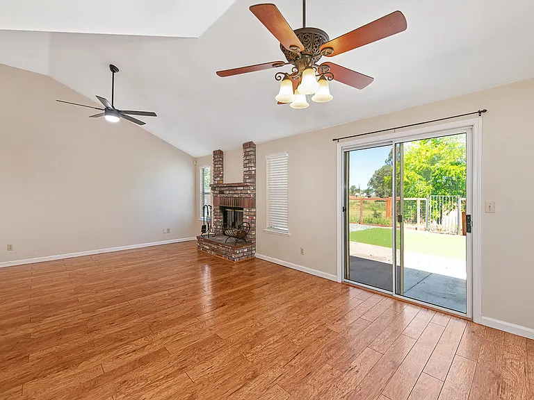 7337 Little Acorn Way — Photo 10