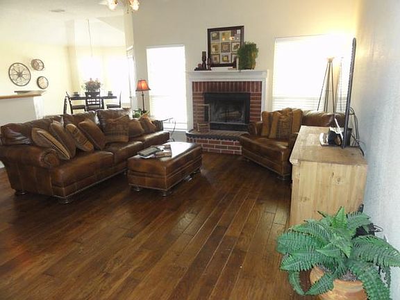 2nd image of 6713 Greenleaf Dr