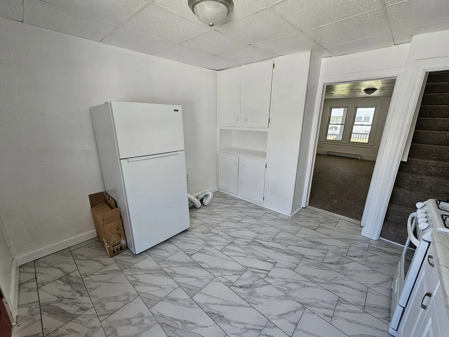 625 W Broad St — Photo 2