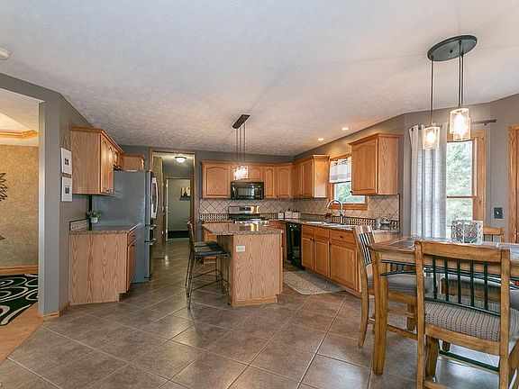 2nd image of 134 Christine Ct