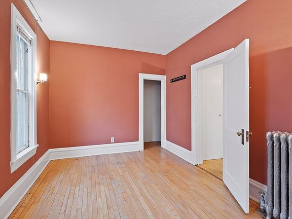 5th image of 3032 Grand Ave S #1
