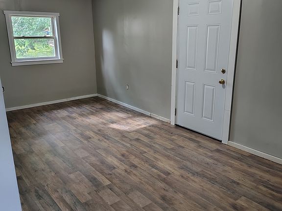 5th image of 204 E Church St