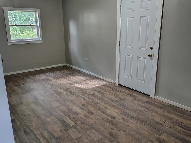 204 E Church St — Photo 5