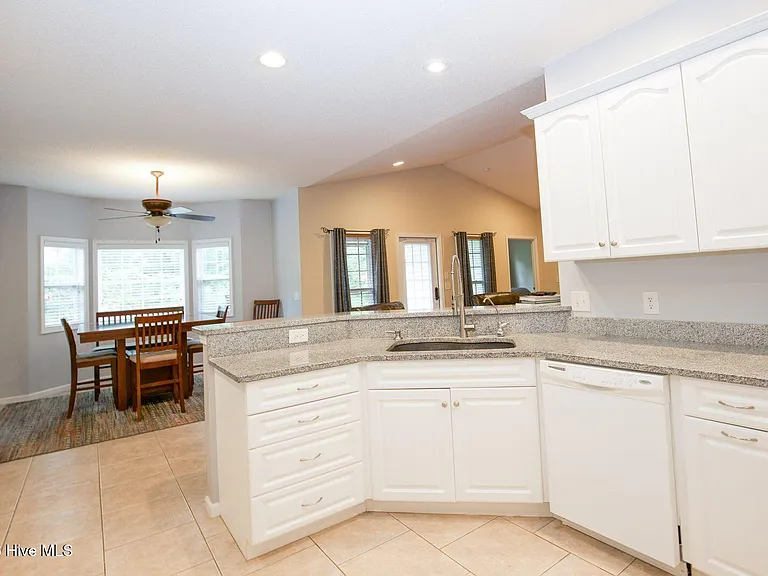 13 Barkley Ln — Photo 12