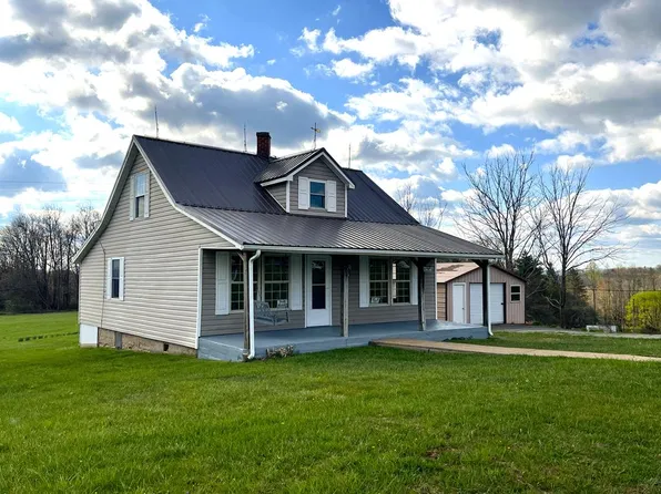 586 Deer Ridge Rd, Hillsville, VA 24343
