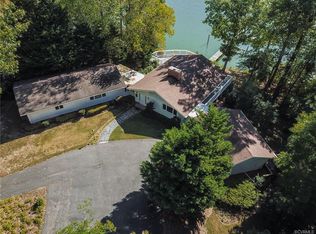 61 Tartan Ln, Weems, VA 22576