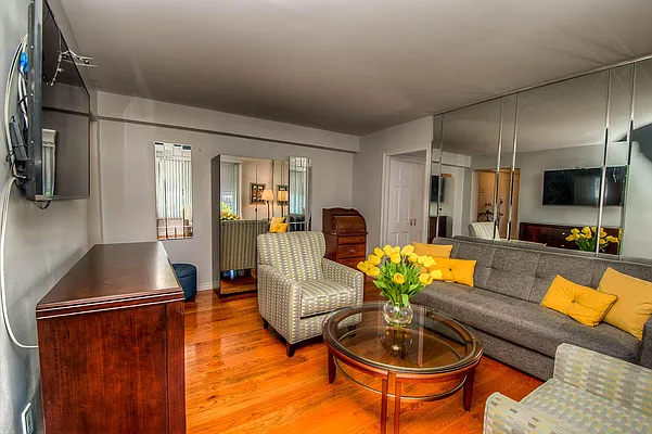 Sold by REMAX Elite | media 22