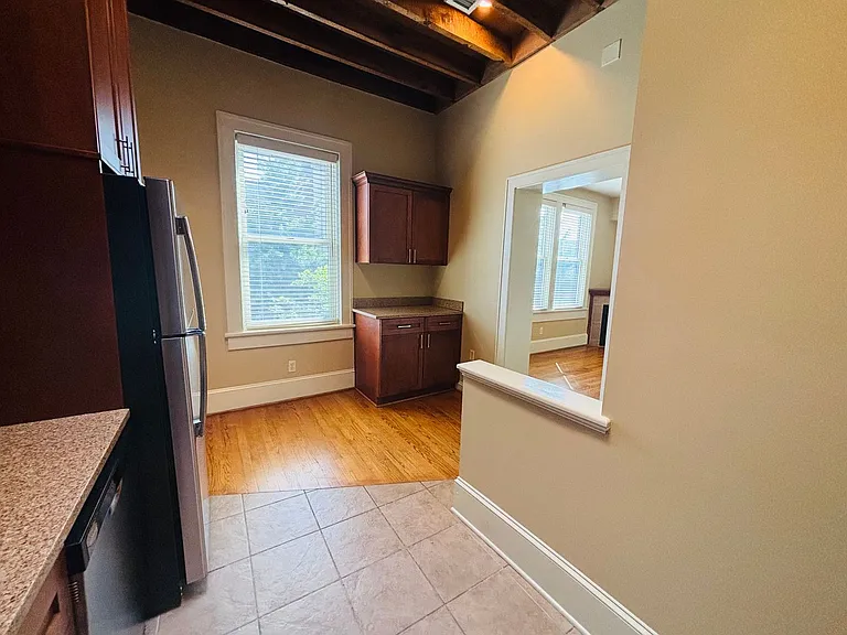 2 Bedroom, 1 Bath Apartment — Photo 10