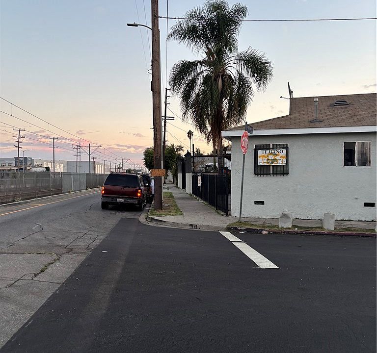 2nd image of 3201 Long Beach Ave