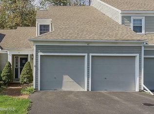 41 Ridgefield Dr, Voorheesville, NY 12186