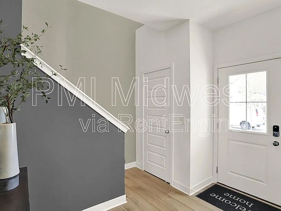 2nd image of 11812 Vale St